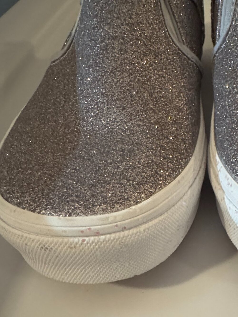 Vans Girls' Missy Silver Glitter Slip-On Sneakers, Size:Girls' 5, New w/Tags - Picture 3 of 6